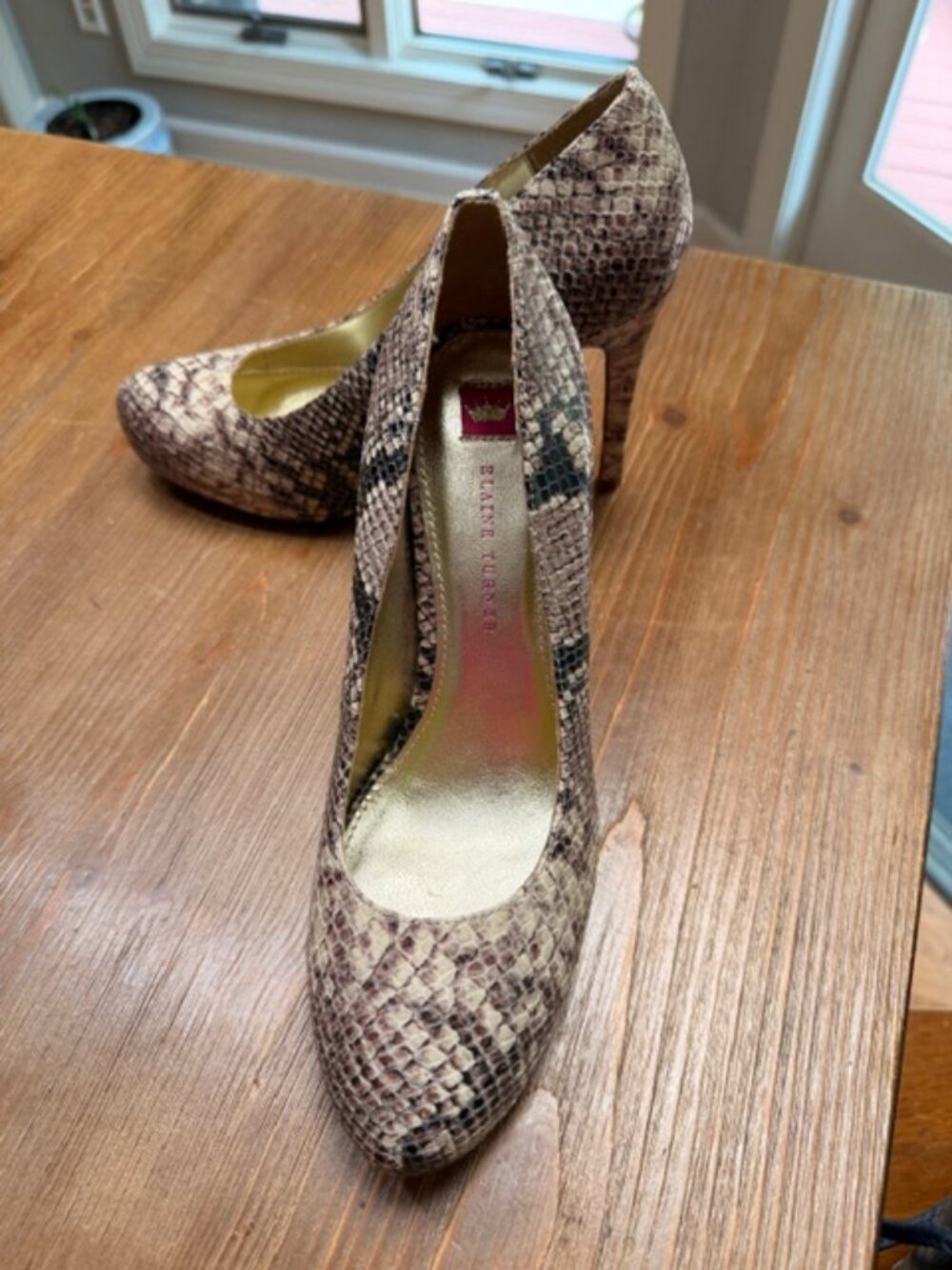 Elaine Turner Beige Snakeskin Heels size 9.5